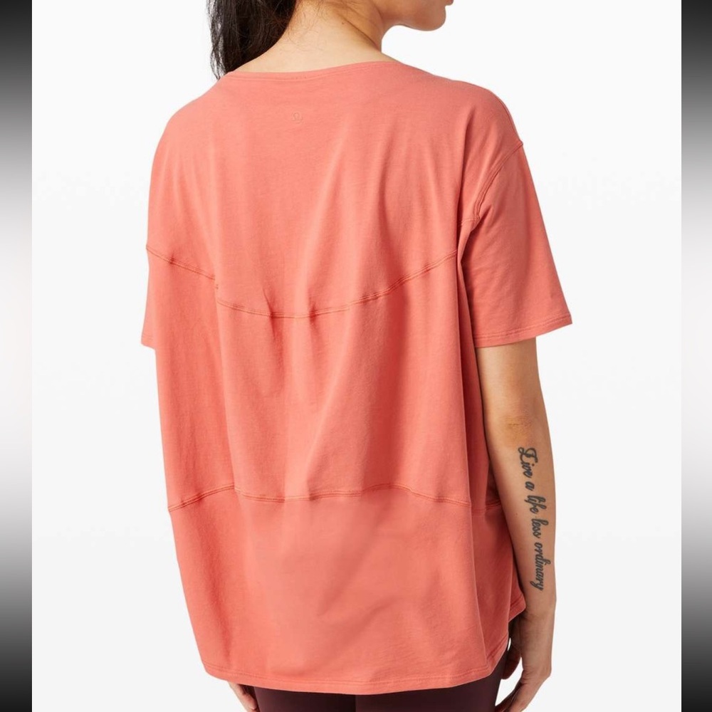 Lululemon Back In Action T-Shirt - Picture 2 of 4